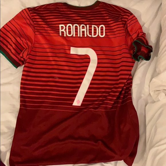 Ronaldo Jersey - Picture 2 of 2
